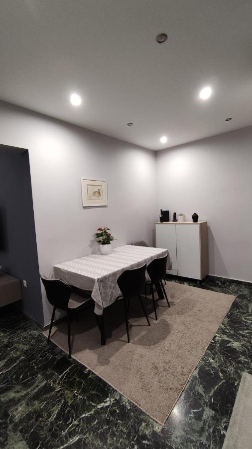 Two Bedroom Apartment In Αθήνα Εξωτερικό φωτογραφία